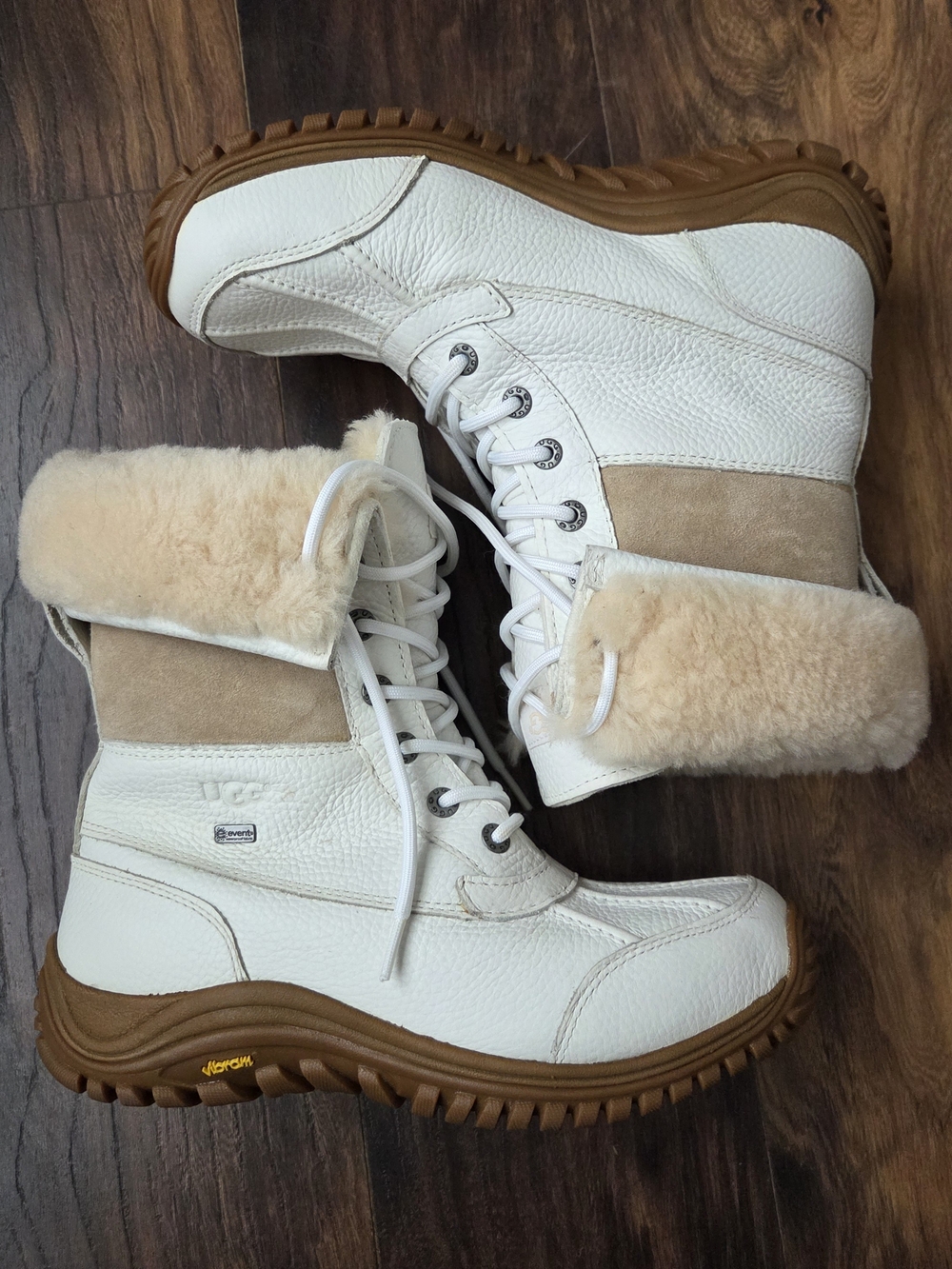 UGG Chestnut/Tan Sheepskin Lined Winter Boots